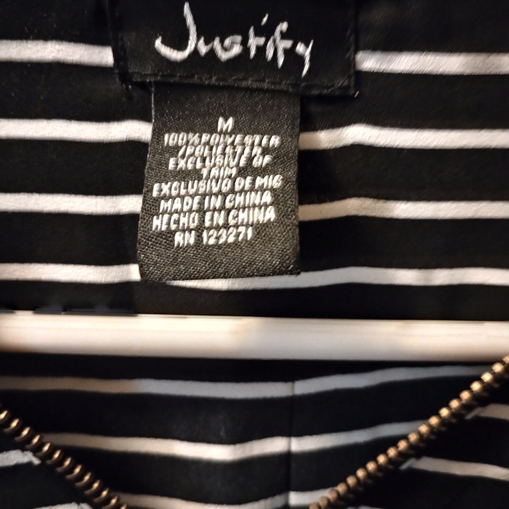 Justify Sheer Black And White Top Size Medium - Picture 4 of 4